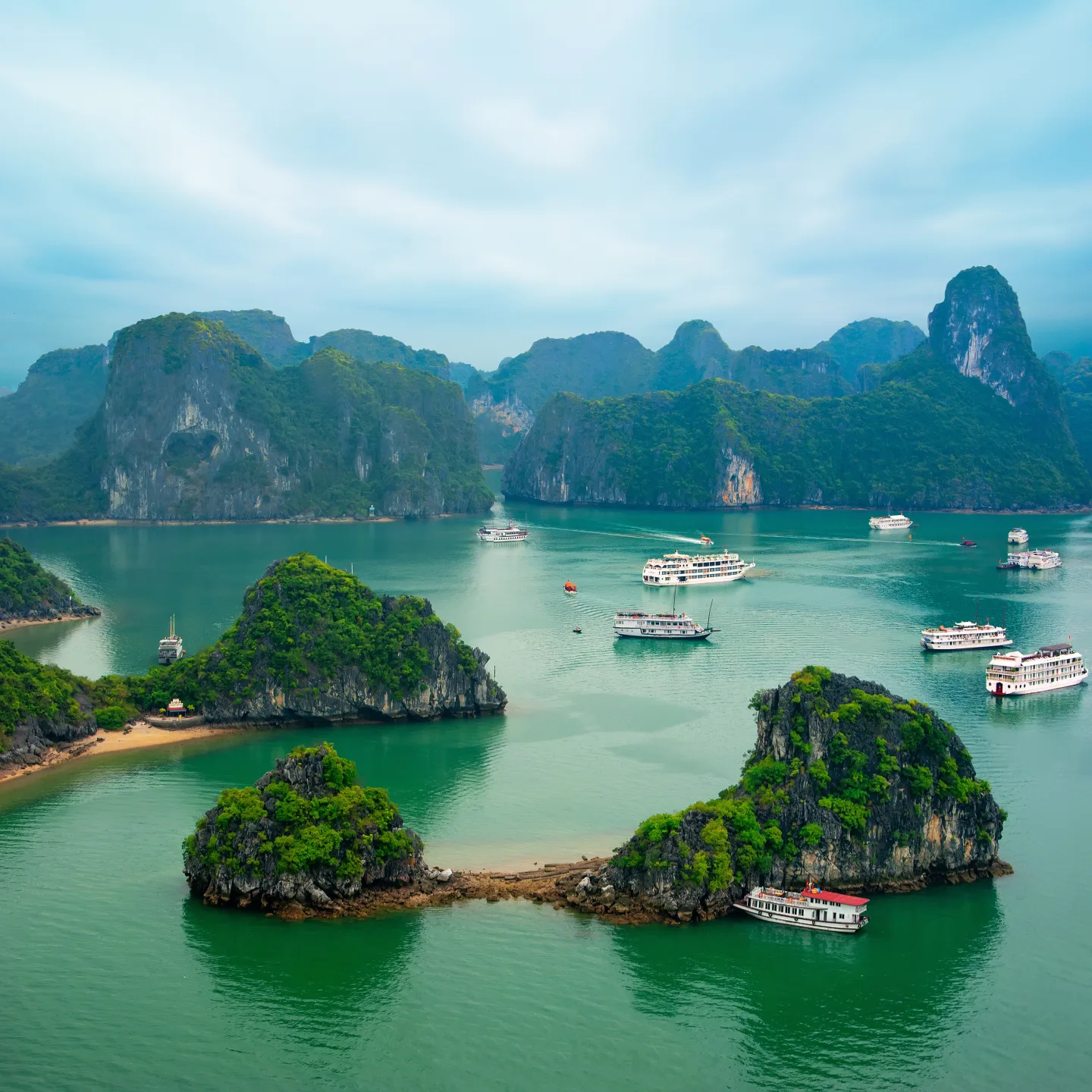Ha long bay south china sea vietnam 2024 10 13 20 13 38 utc
